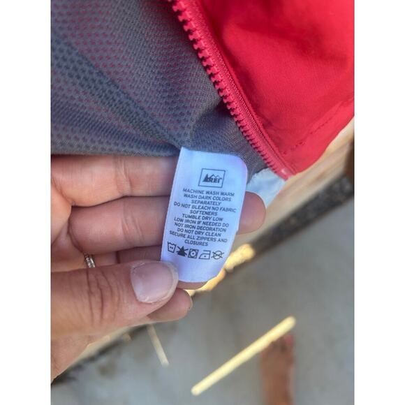 REI‎ Women's Windbreaker, Earthy Red, Stowaway Hood, Cinch Waist, XS - Picture 4 of 5